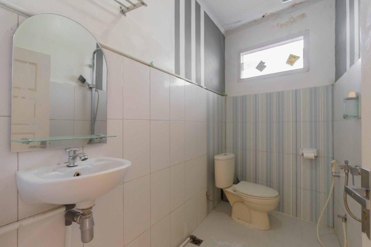 Urbanview Hotel Ananda Syariah By Reddoorz บูกิตติงกี ภายนอก รูปภาพ