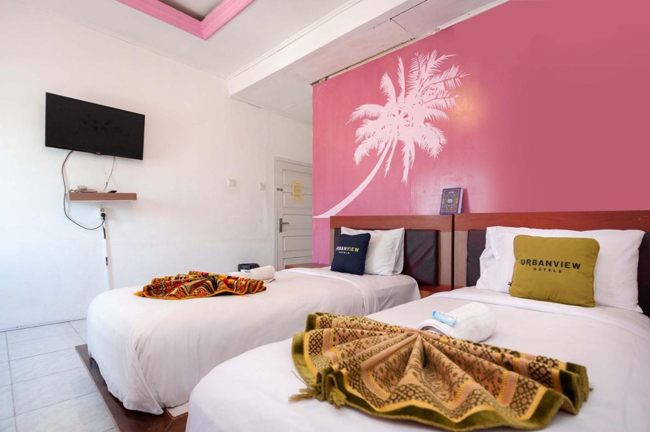 Urbanview Hotel Ananda Syariah By Reddoorz บูกิตติงกี ภายนอก รูปภาพ
