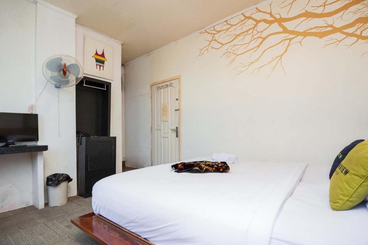 Urbanview Hotel Ananda Syariah By Reddoorz บูกิตติงกี ภายนอก รูปภาพ