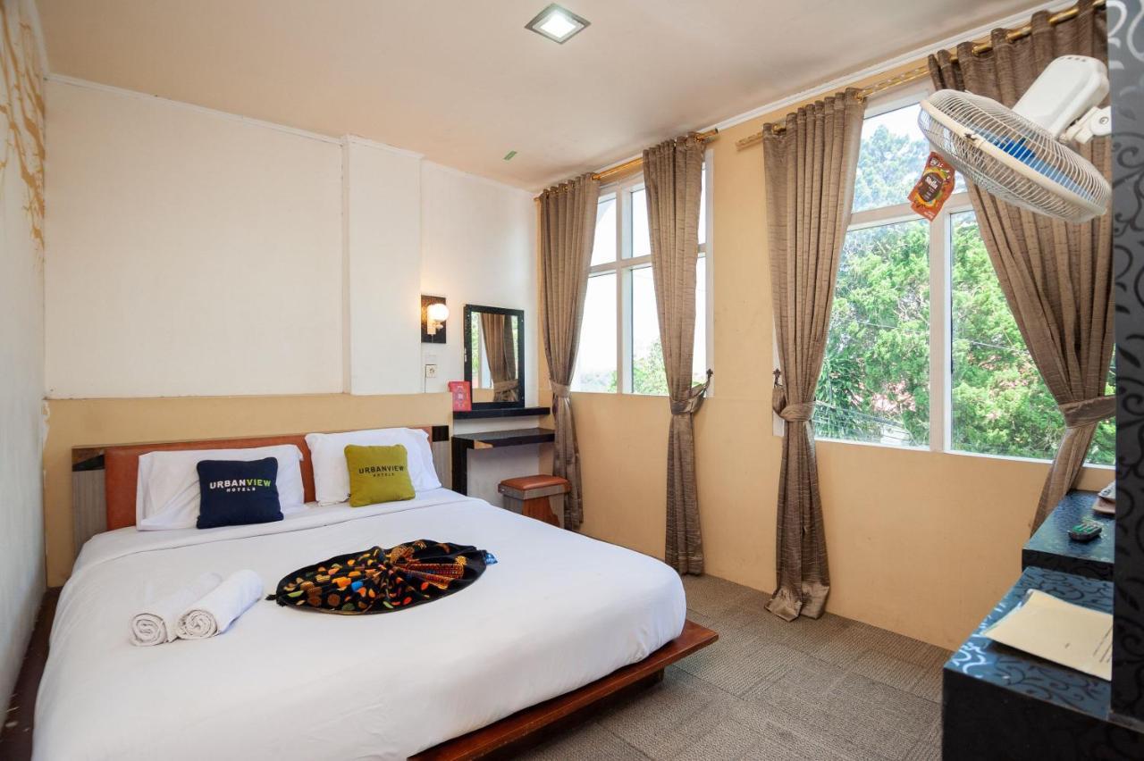 Urbanview Hotel Ananda Syariah By Reddoorz บูกิตติงกี ภายนอก รูปภาพ