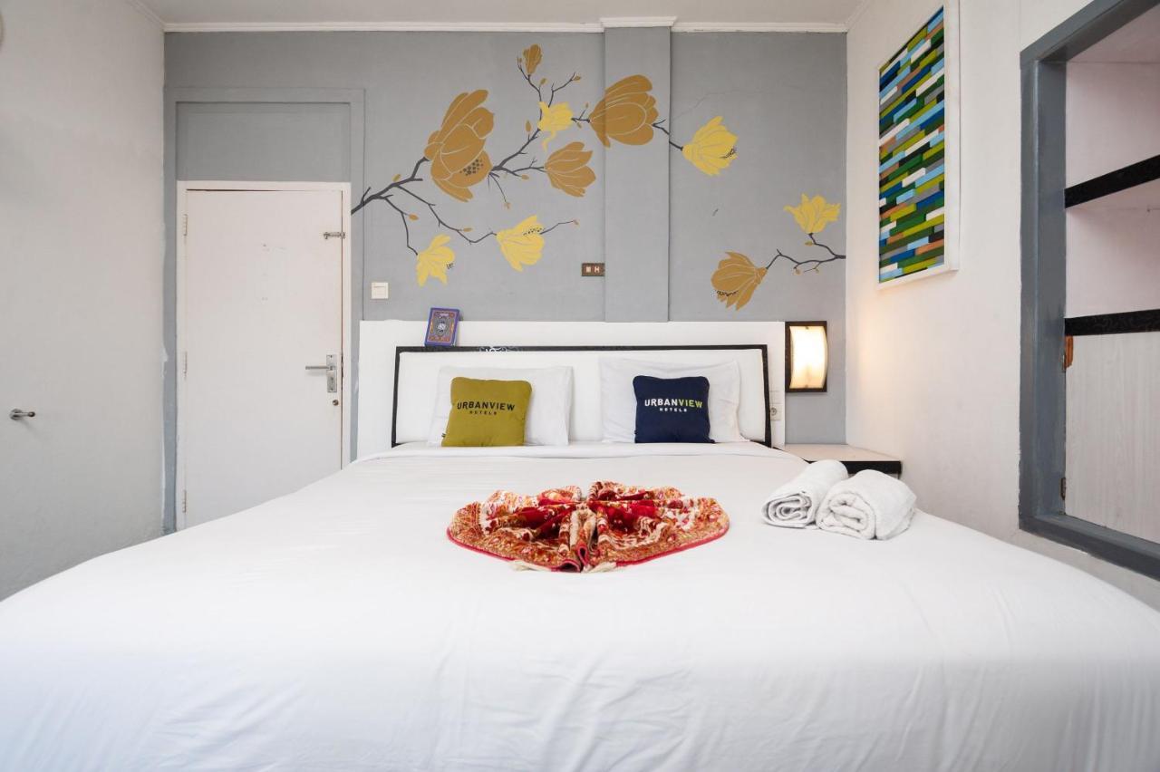 Urbanview Hotel Ananda Syariah By Reddoorz บูกิตติงกี ภายนอก รูปภาพ